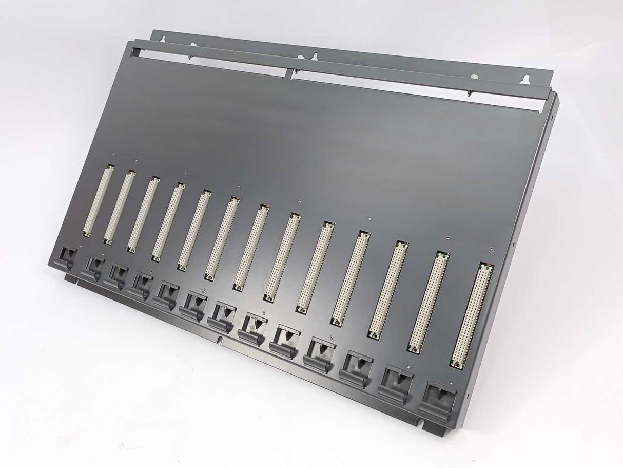GIDDINGS & LEWIS 503-18011-03 13-Slot Rack Computer Chasis