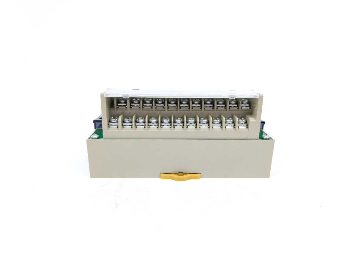 OMRON SRT2-OD16-1 24VDC, 0.3A Remote Terminal