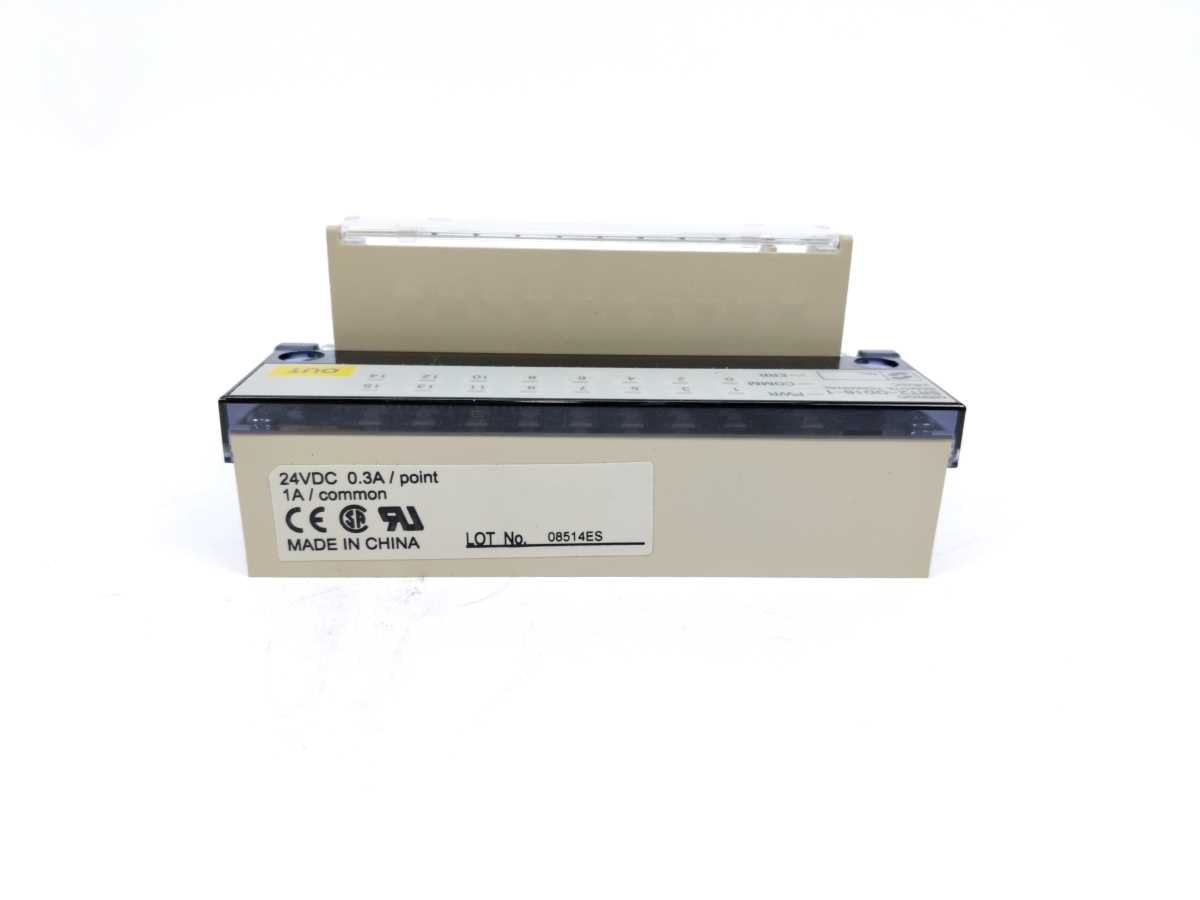 OMRON SRT2-OD16-1 24VDC, 0.3A Remote Terminal