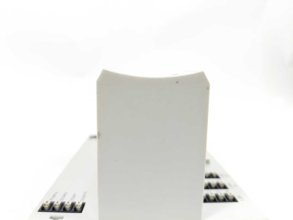 Honeywell CLLIONLC01 Programmable universal controller 24V