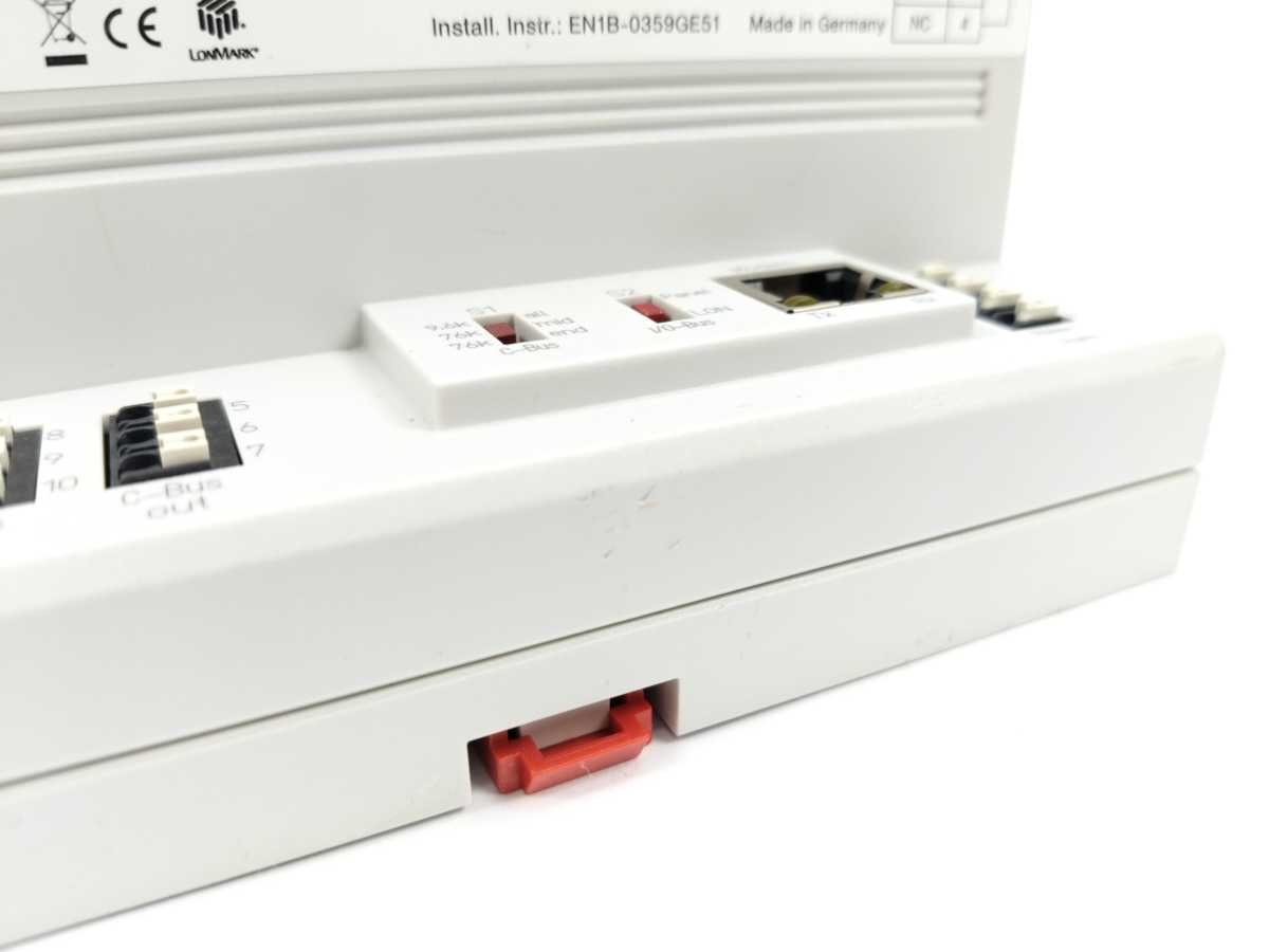 Honeywell CLLIONLC01 Programmable universal controller 24V