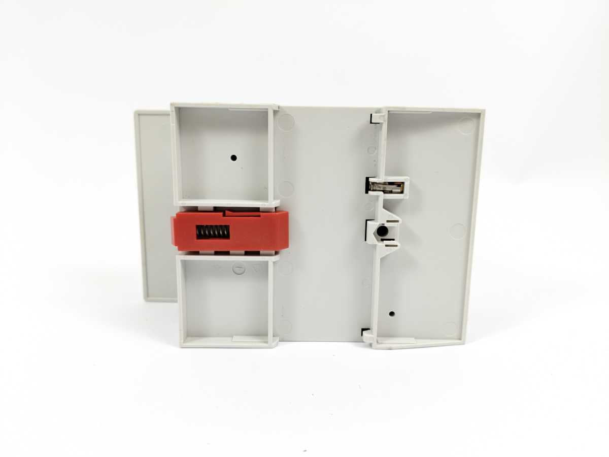 Honeywell CLIOP824A Pluggable Panel Bus Relay Output Module