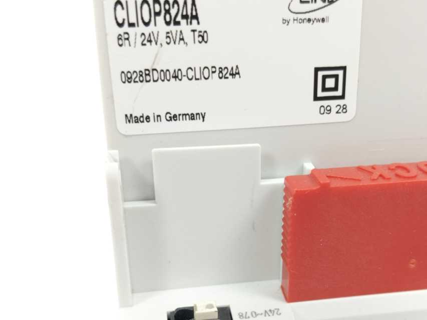 Honeywell CLIOP824A Pluggable Panel Bus Relay Output Module