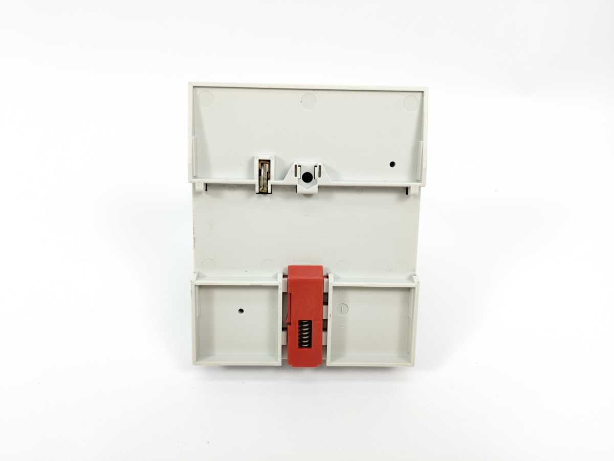 Honeywell CLIOP821A Pluggable Panel Bus Relay Output Module