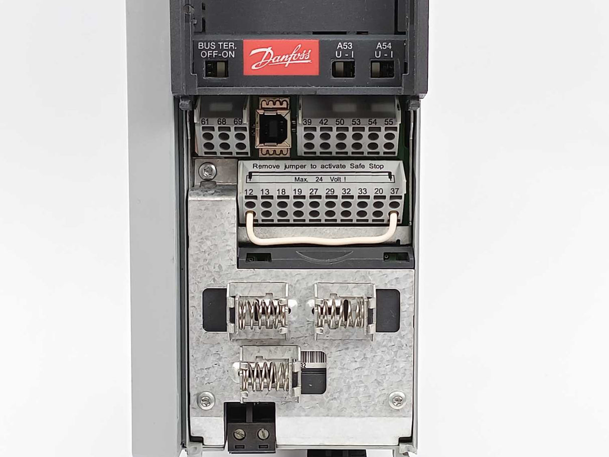 Danfoss FC-302PK37T5E20H1XGXXXXSXXXXANBXCXXXXDX VLT Frequency Converter 0,37kW