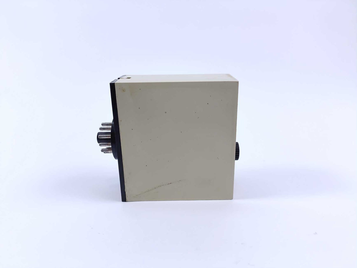 Electromatic SA 105 220 8-180 sec. 220 VAC Relay. Delay on Operate