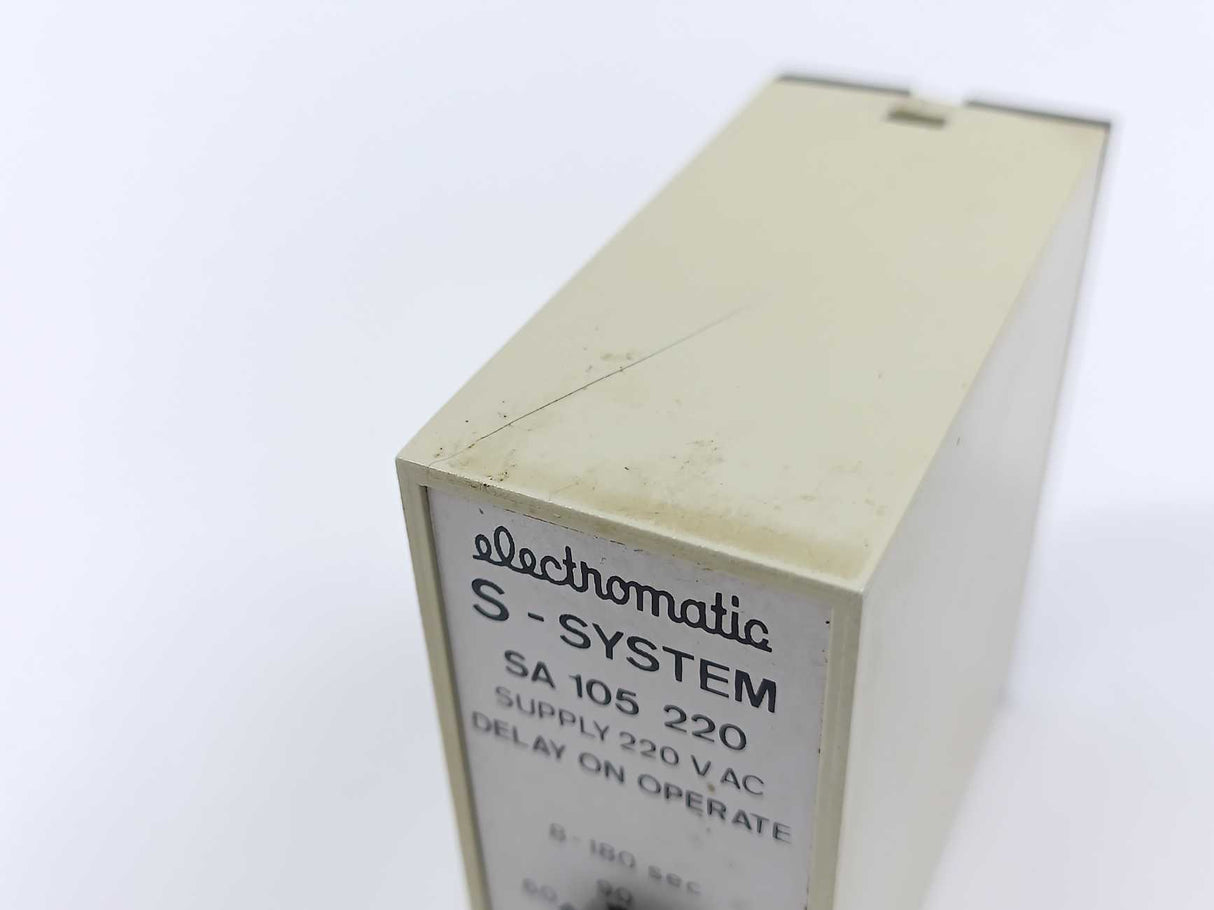 Electromatic SA 105 220 8-180 sec. 220 VAC Relay. Delay on Operate