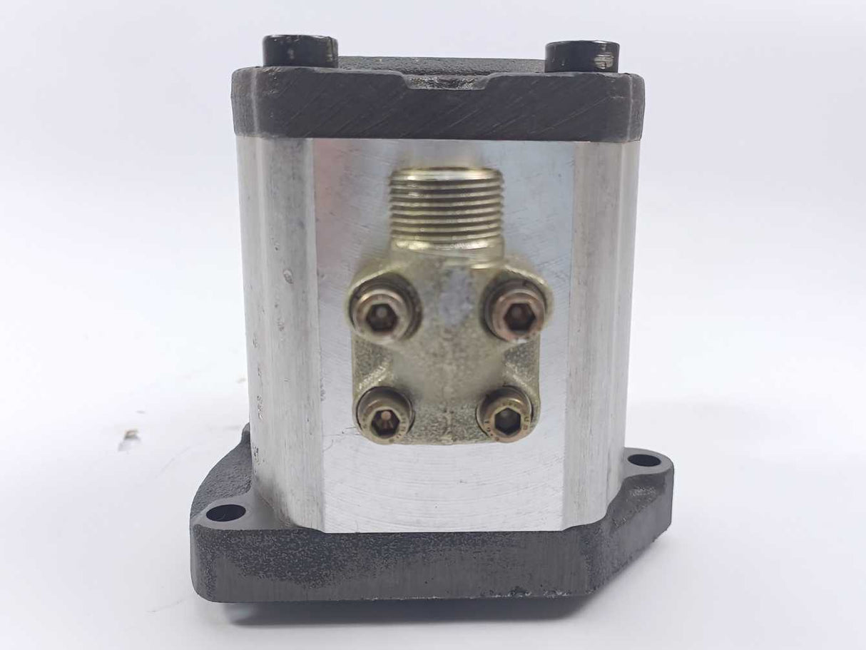 Bosch 1 517 222 541 External Gear Pump 65L 5Bar