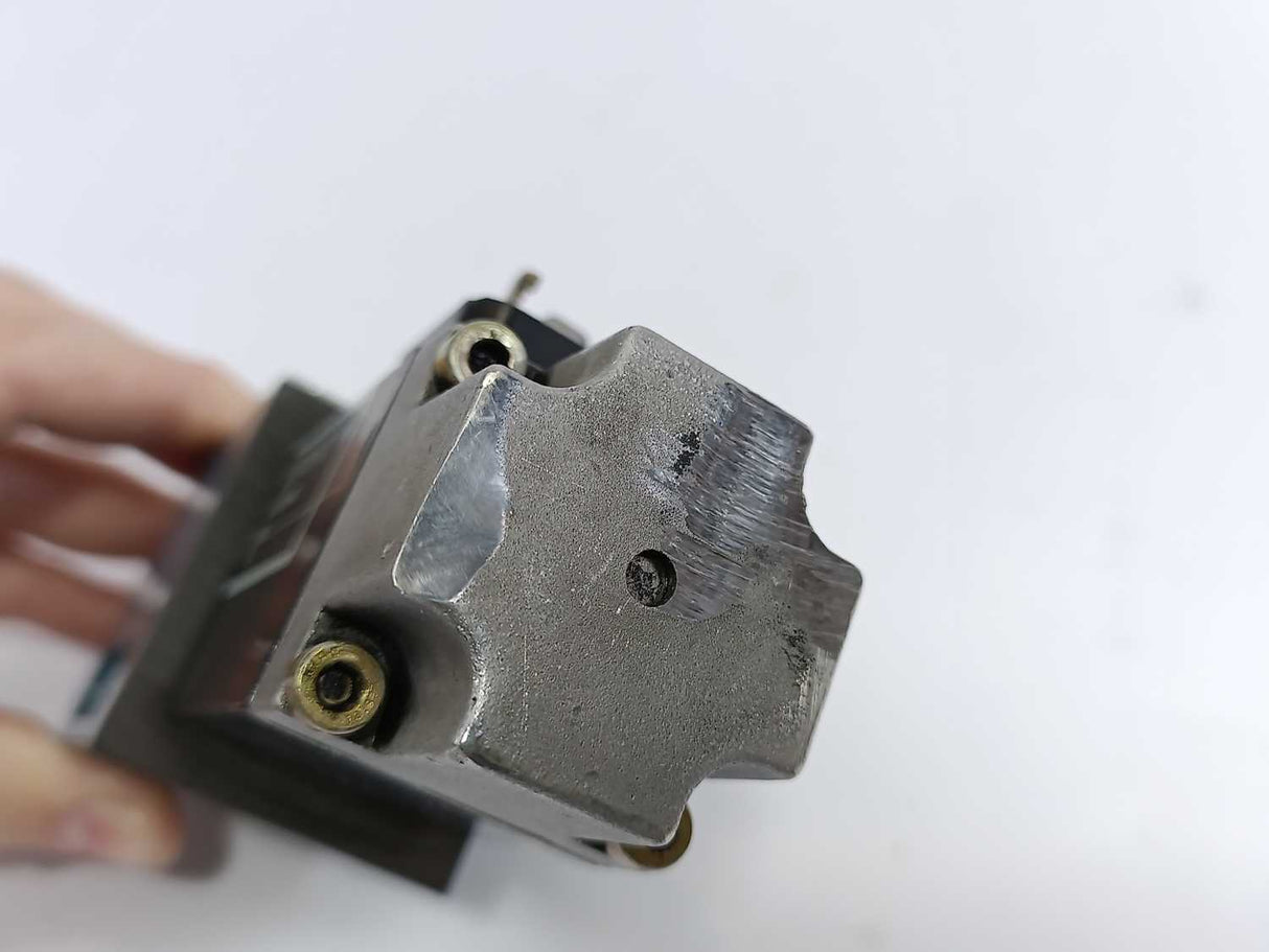 Bosch 0 810 090 106 081WV06P1N112WS024/00A0 Directional Valve