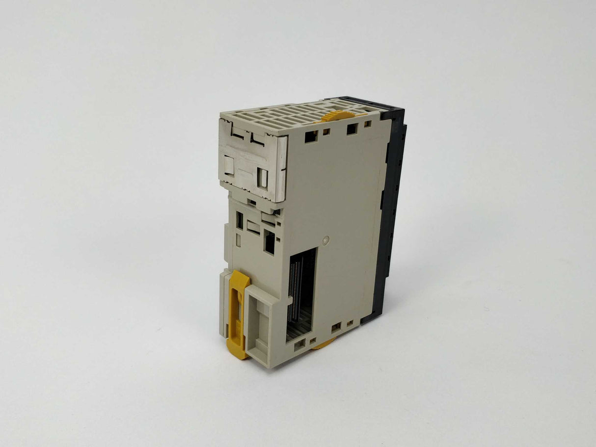 OMRON CJ1W-ID211 Input Unit ID211 24V DC 7mA w/ CJ-WM01-18P