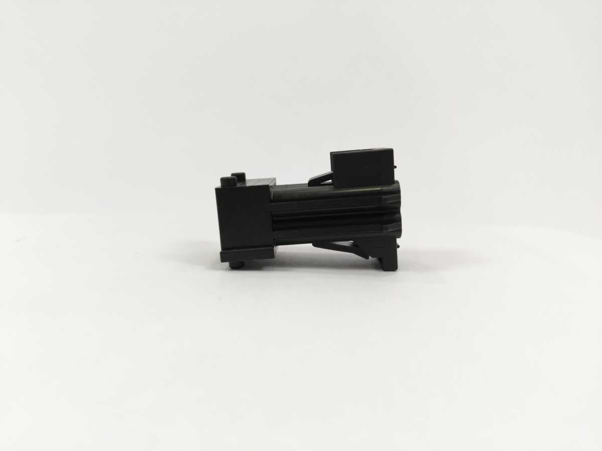 TE Connectivity 1-965426-1 Connector Housing 6 Ways 6 pcs.