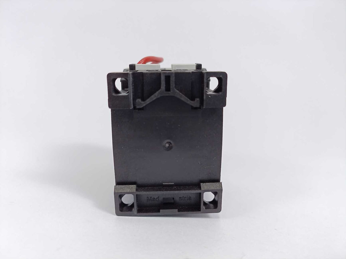 OMRON J7KN-10D-01 24D Contactor DC 4 kW, 1NC 24VDC w/ J73KN-B-01U