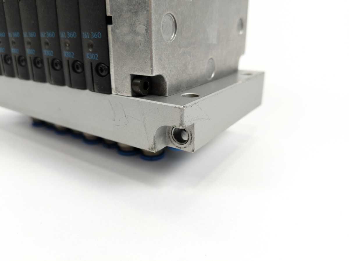 Festo 18262 w/ 152427 & 8x 161360 Distribution Block
