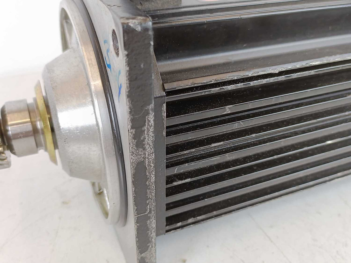 LENZE MDSKSRS071-13 15133485 Servo Motor 3.2kW 325V, 8.3Nm, 185Hz