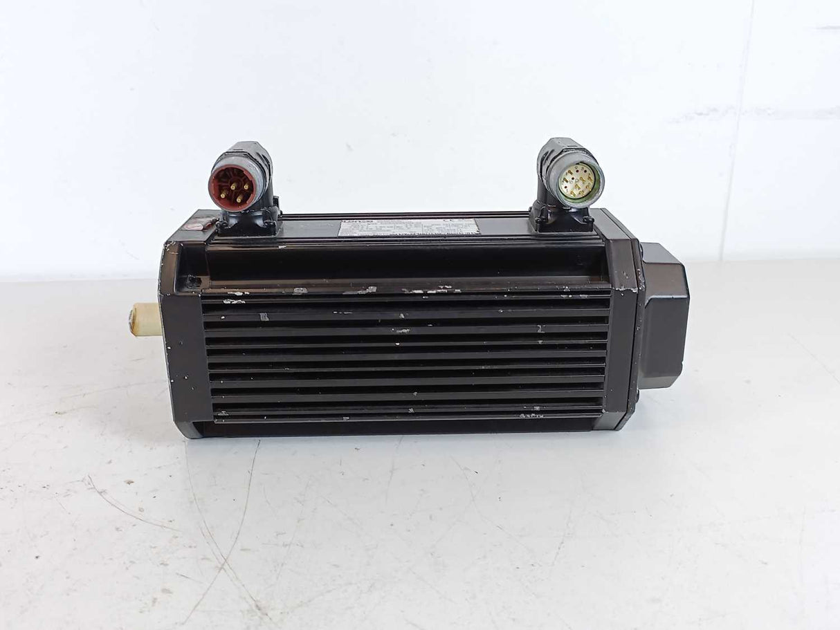 LENZE MDSKSRS056-33 15001215 Servo Motor 1.8kW 325V, 4.2Nm, 200Hz, 4000r/min
