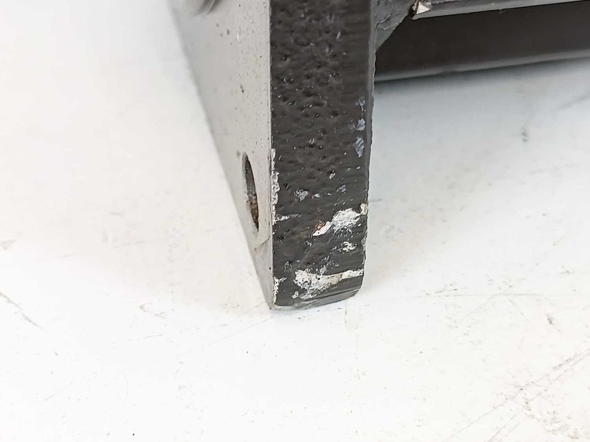 LENZE MDSKSBS071-13 15003607 Servo Motor, 325V, 8.3Nm, 185Hz, 3700 1/min