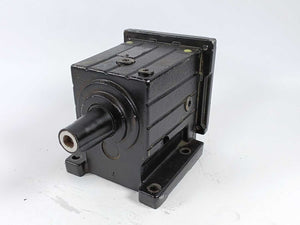 LENZE GST05-2SVBR071C13 Gearbox i=4.053, 33Nm, 185Hz