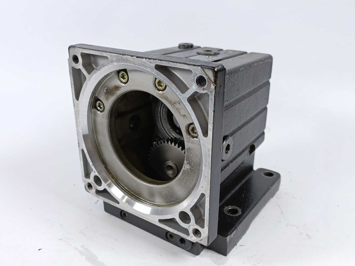 LENZE GST05-2SVBR071C13 Gearbox i=4.053, 33Nm, 185Hz