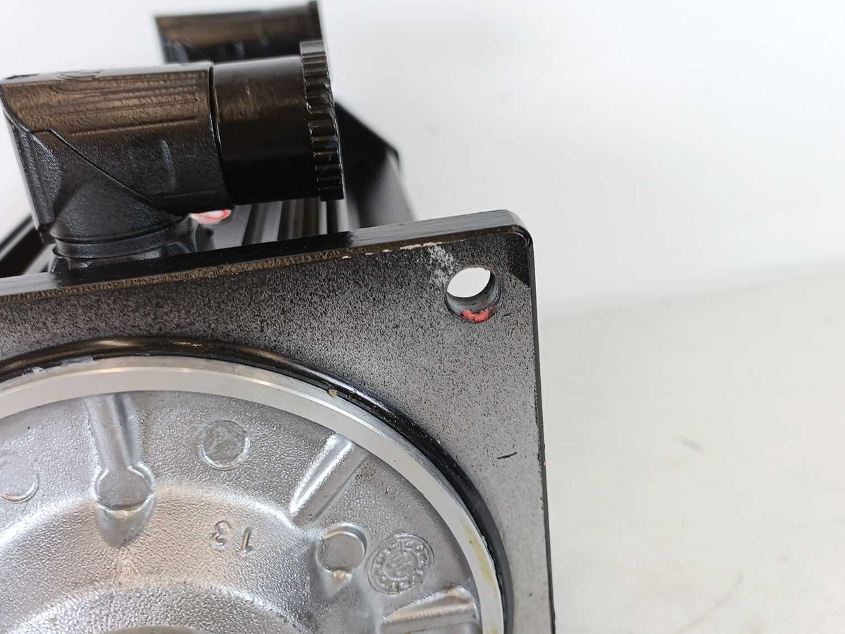 LENZE MDSKSRS071-13 Servo Motor 325V, 8.3Nm, 185Hz