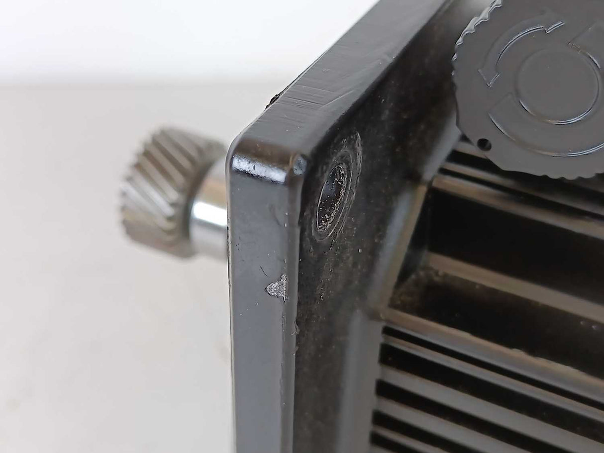 LENZE MDSKSRS056-33 Servo Motor 325V, 4.2Nm, 200Hz, 4000r/min