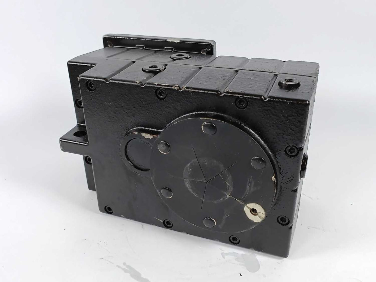 LENZE GFL05-2SHCR056C33 Gearbox i=17,920, 73Nm, 223,2 r/min (200Hz)