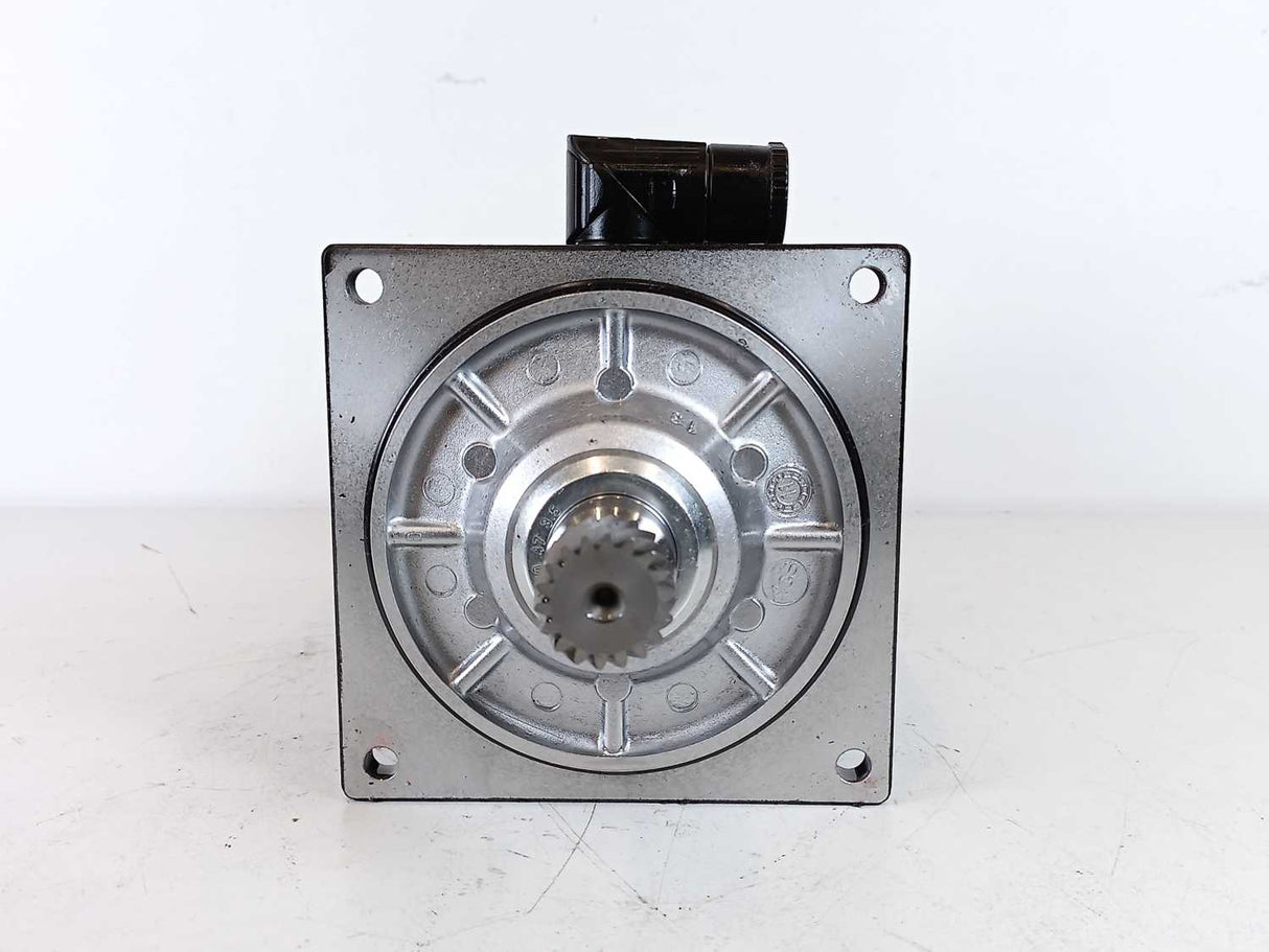 LENZE MDSKSRS071-13 15480386 Servo Motor 325V, 8.3Nm, 185Hz, 3700r/min