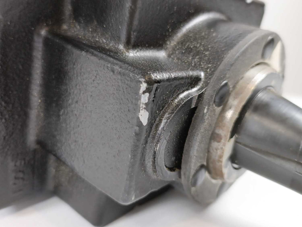 LENZE GST04-2SVCR056C33 Gearbox i=5.850, 24Nm, 200Hz, 683,7 r/min