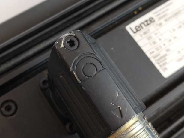 LENZE MDSKSBS071-13 15003607 Servo Motor, 325V, 8.3Nm, 185Hz, 3700 1/min