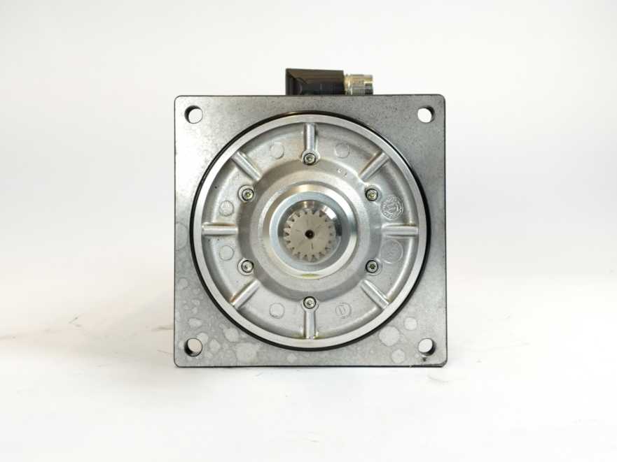 LENZE MDSKSBS071-13 15003607 Servo Motor, 325V, 8.3Nm, 185Hz, 3700 1/min