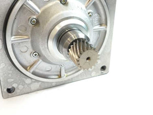 LENZE MDSKSBS071-13 15003607 Servo Motor, 325V, 8.3Nm, 185Hz, 3700 1/min