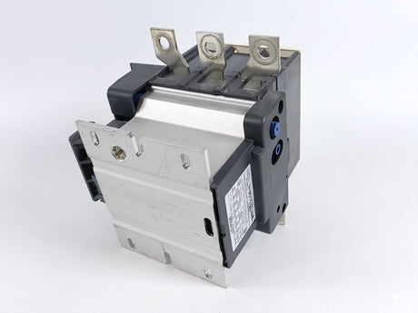 Schneider Electric LC1F225 Contactor with LX9FG220