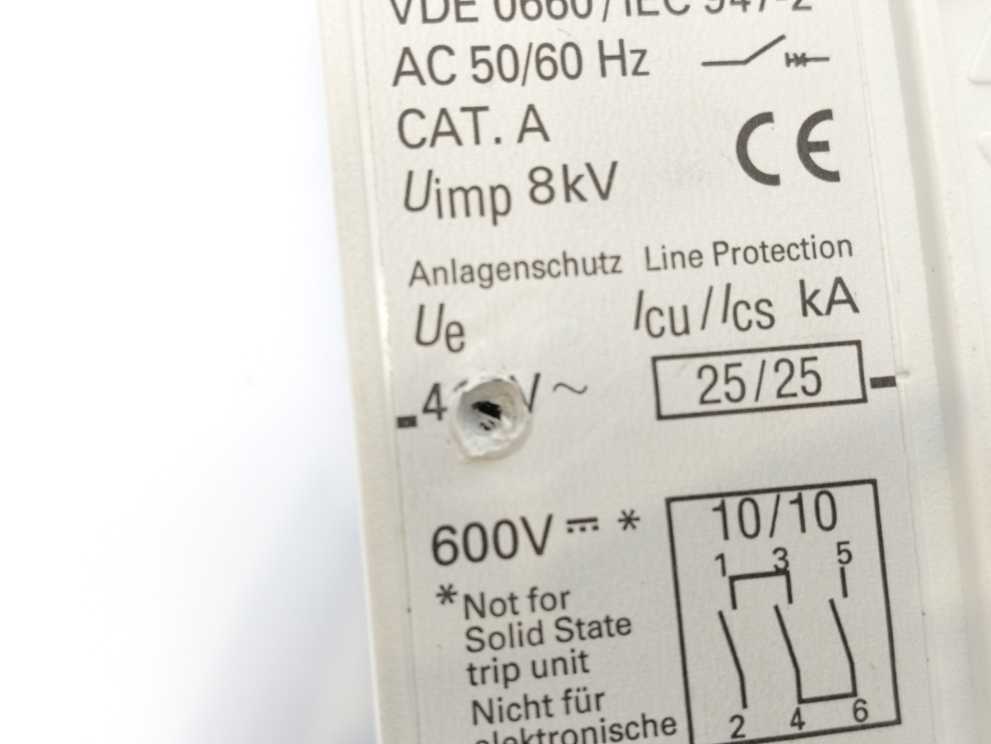 Siemens 3VF3113-0FE41-0AA0 Circuit Breaker, 3-Pole. 415V, 25A
