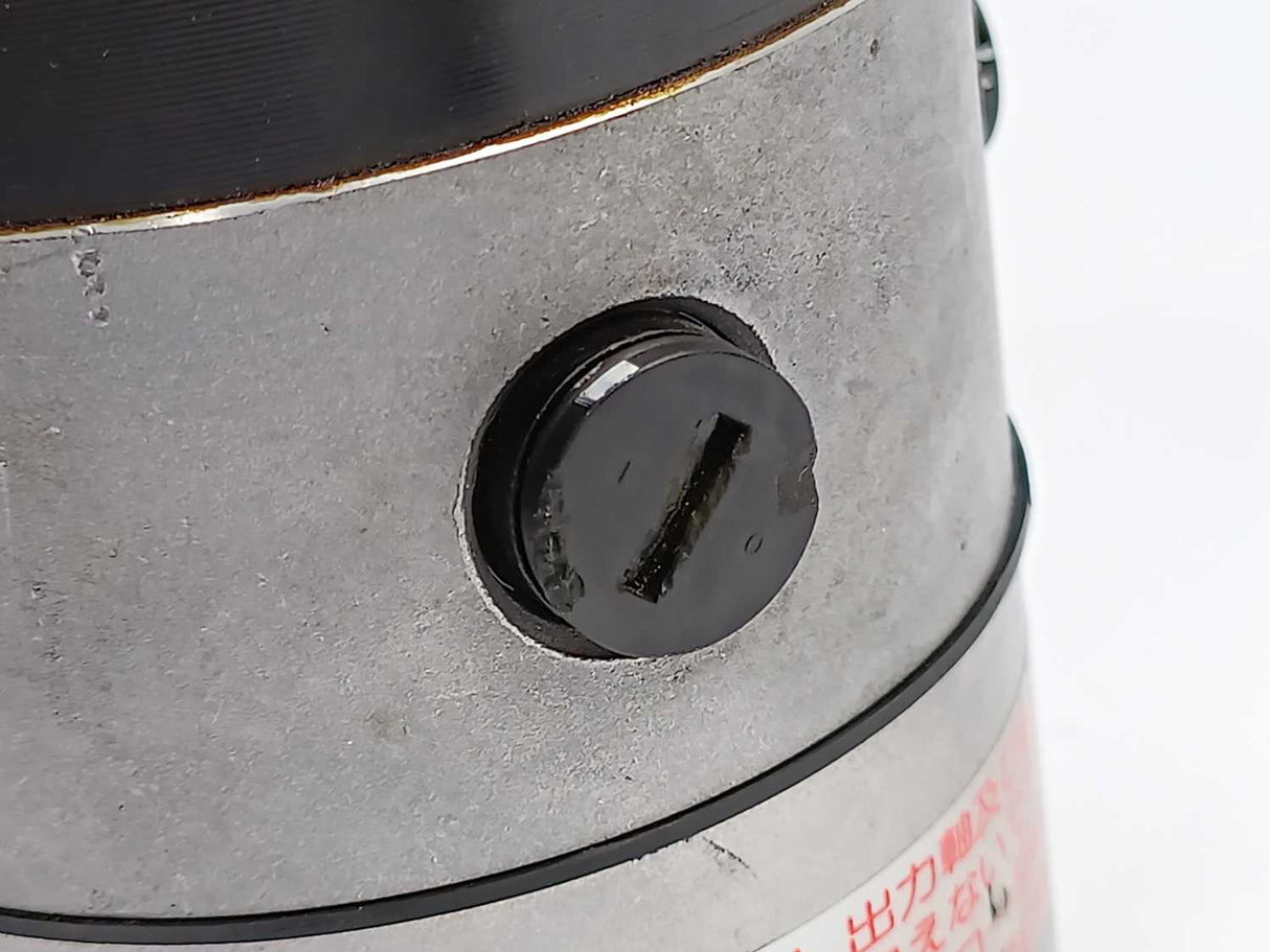 SANYO DENKI U718-012E18 DC Servo Motor + Optical Shaft Encoder E681000C30