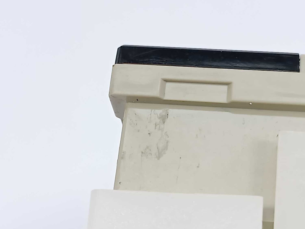 OMRON E5C3-WR 40P Temperature Controller 100/110VAC, 50/60Hz, 2VA