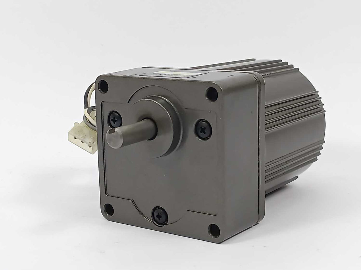 Panasonic  M8RA25GV4L AC Servo Motor 100V 50Hz 0.6A / 100V 60Hz 0.65A