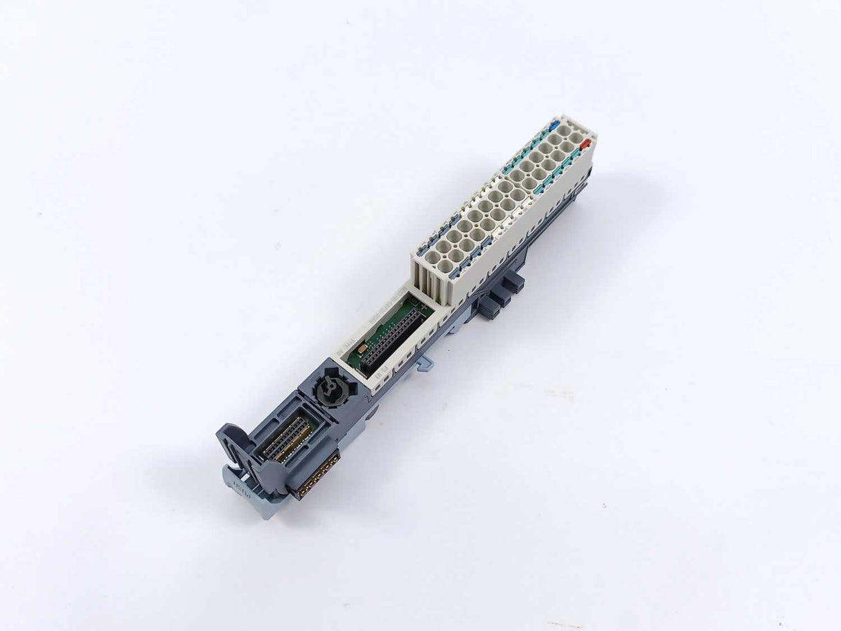 Siemens 6ES7 132-6BF00-0BA0 SIMATIC ET 200SP + 6ES7 193-6BP20-0DA0
