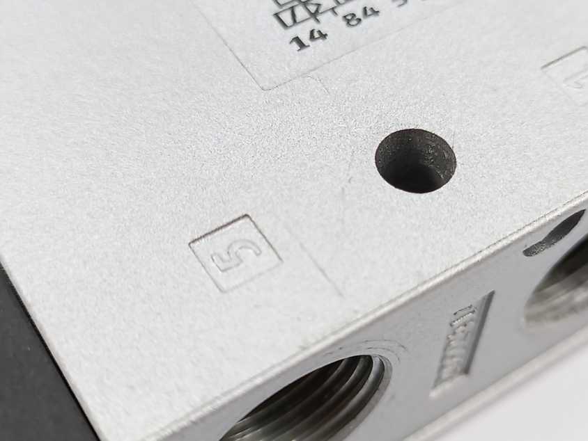 Festo 575610 VUVS-L30-B52-ZD-G38-F8 Solenoid Valve