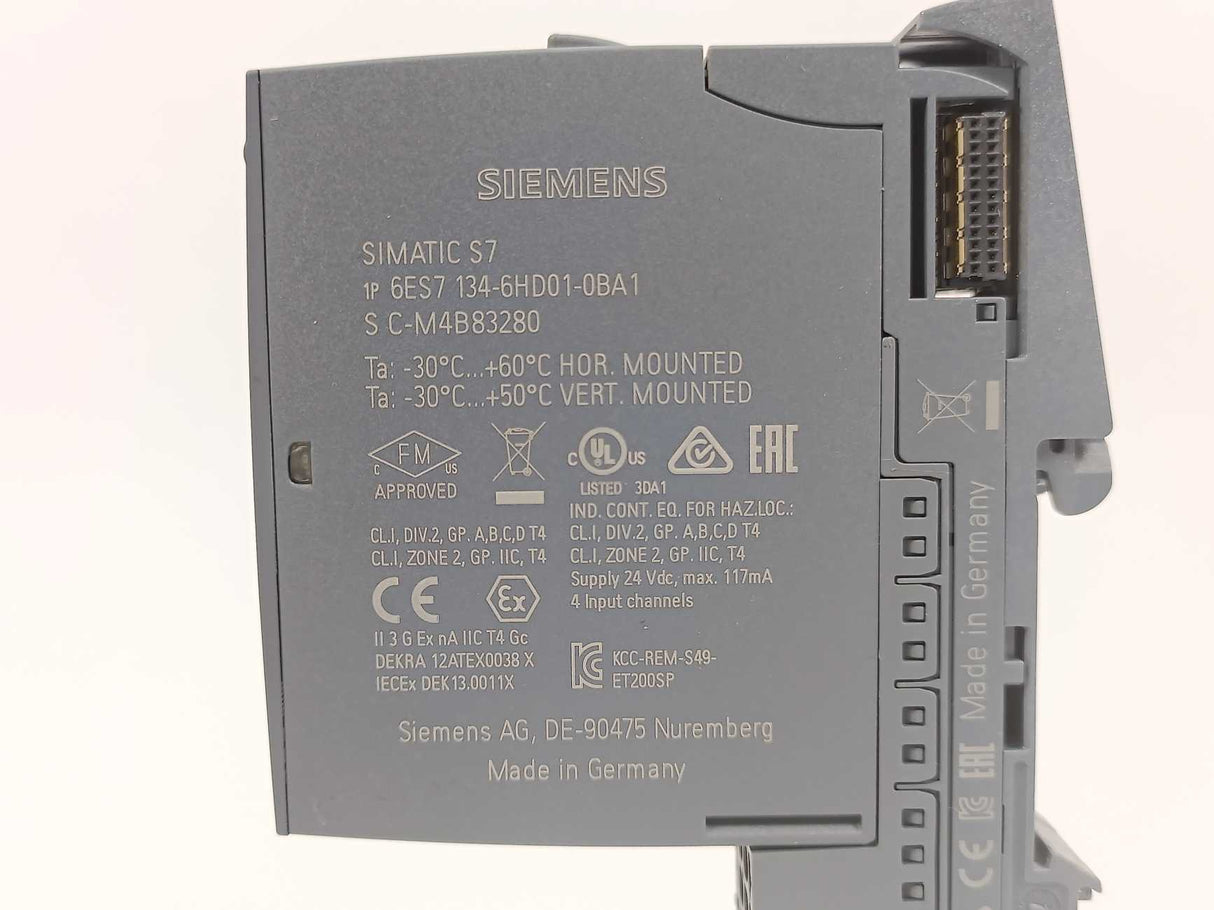 Siemens 6ES7134-6HD01-0BA1 Analog Input Module w/ 6ES7 193-6BP40-0BA1