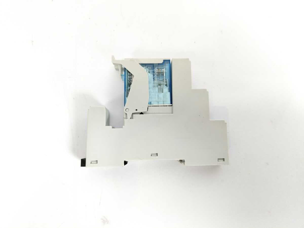 AB 700-HK32Z24-4 Ser.B, 24VDC, W:700-HN222 Ser.B 8A/300V