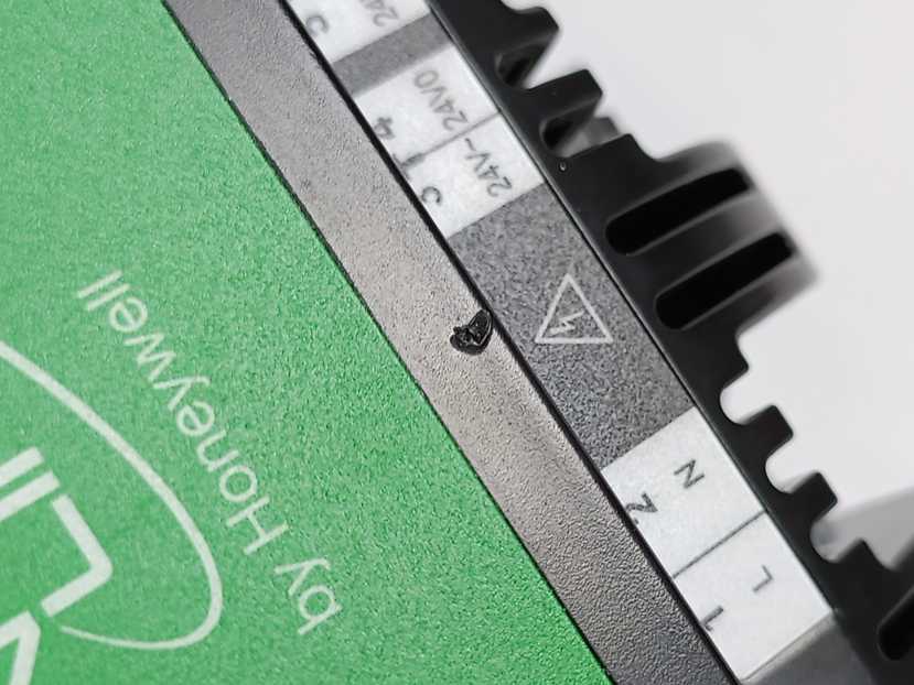Centra Line / Honeywell CLMERL6N Room Controller