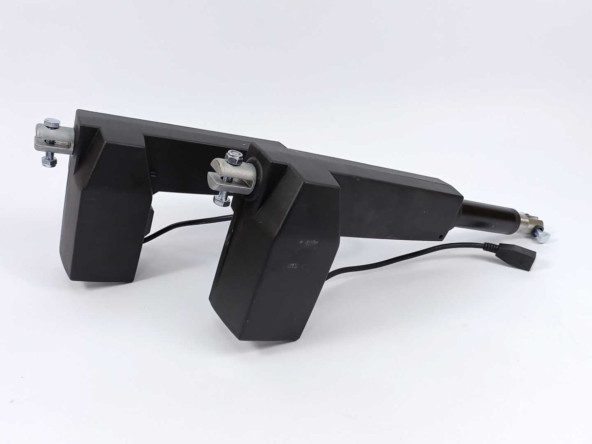 LINAK CBD4P00020A-009 w/ 31110H-0020050S & DP1K00-000006 Actuator Set