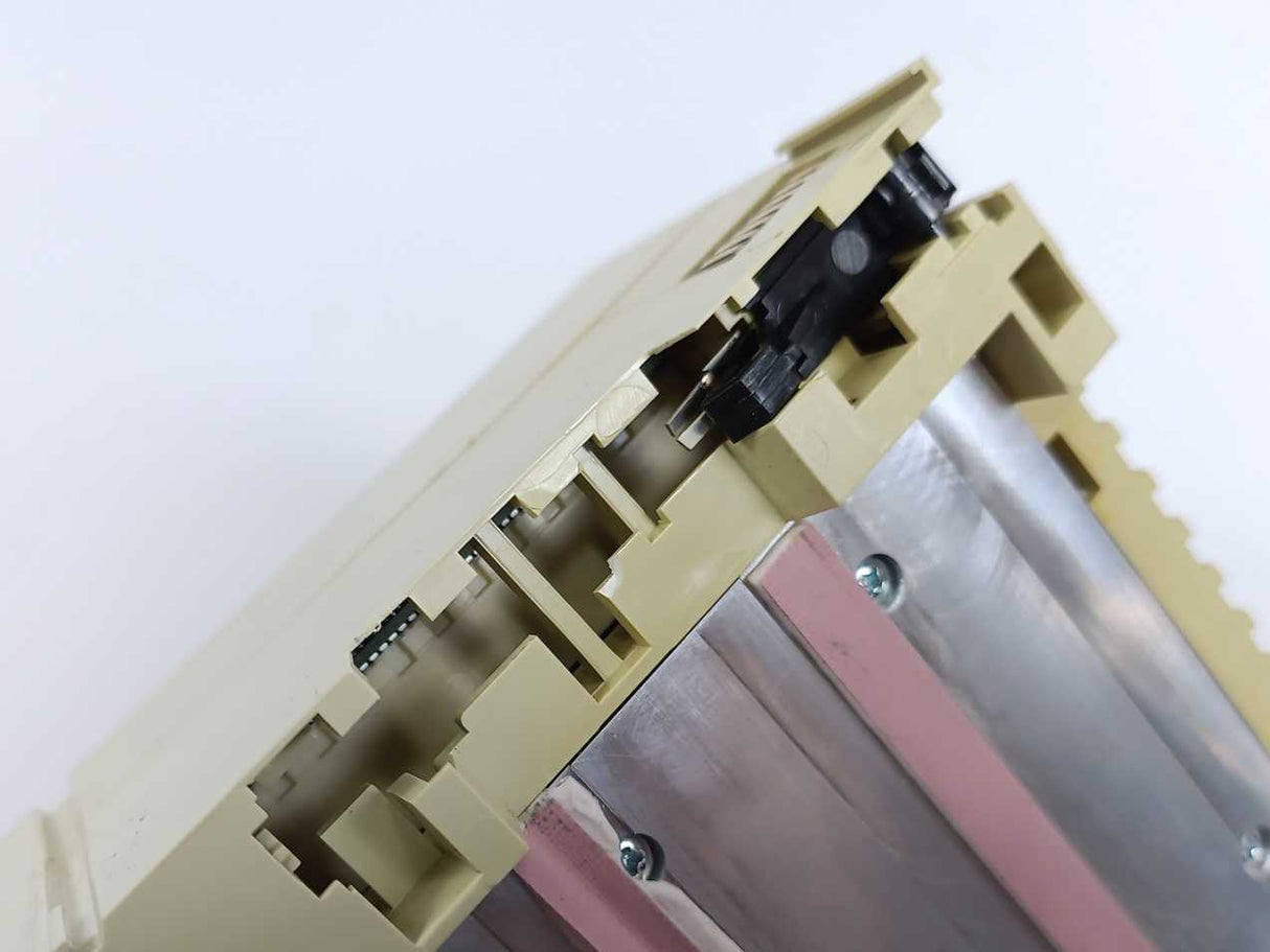 LENZE E32GAC10000C4G8XXX-02S13440000 Controller 3231C