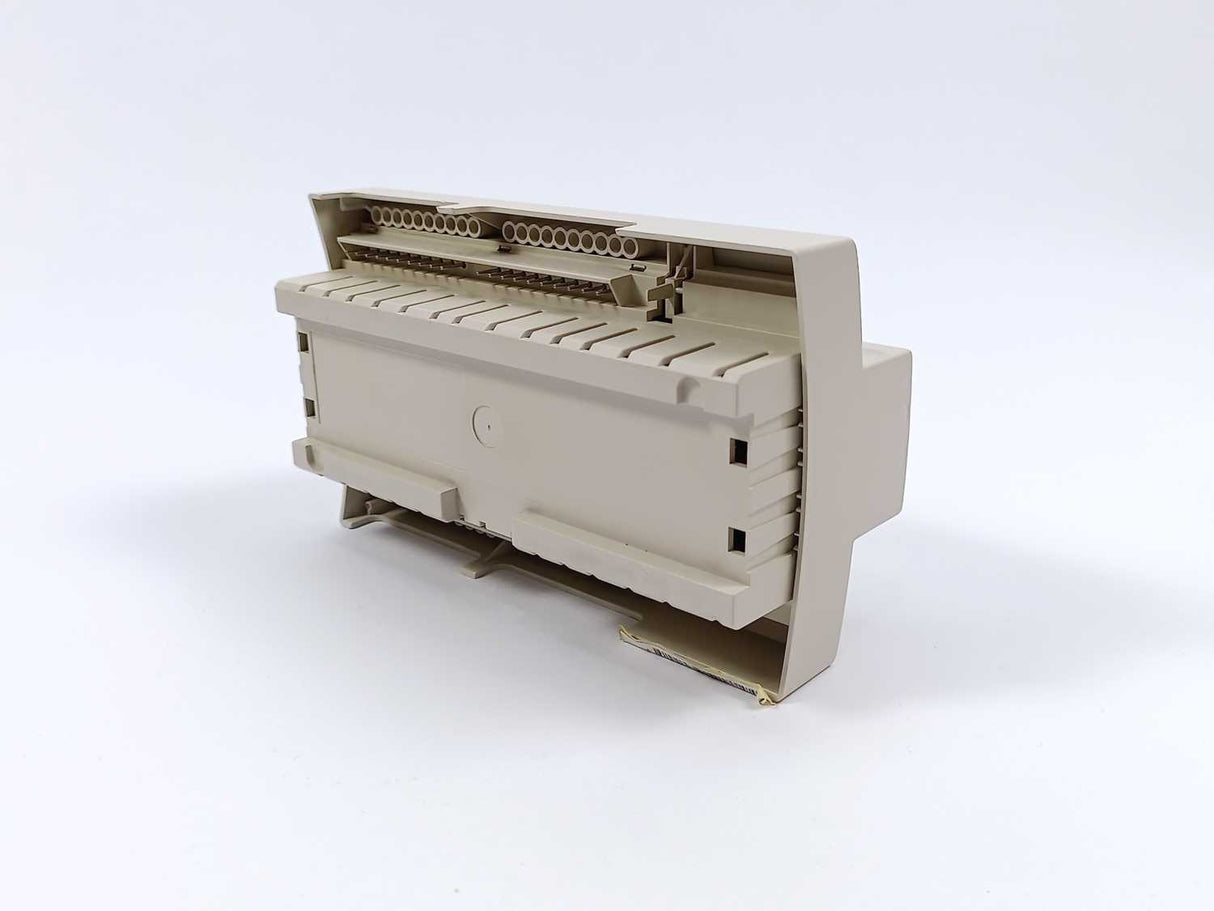 TAC 0-073-0011-2 302/N/P Xenta 302 Programmable Controller