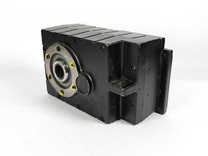 LENZE GFL05-2SSCR-071C33 Gearbox i=9,946, 119Nm, 362 r/min (180Hz)