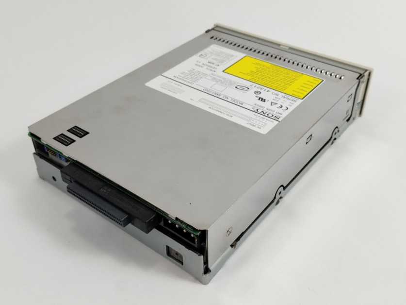 Sony SMO-F551 5.25" 5.2GB Internal Optical SCSI Drive