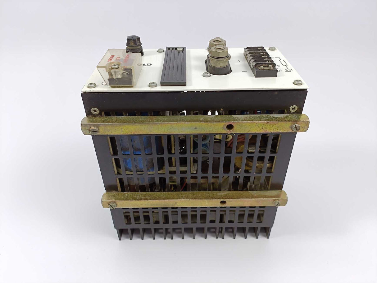Gould MG 5-40 B 5V 40 A