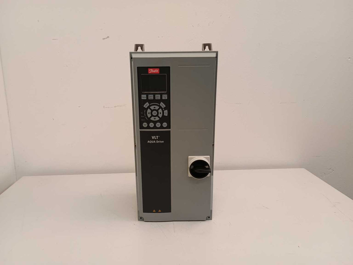 Danfoss 131U2878 VLT Aqua Drive FC-202PK37T4Z55H1XGX1OXSXXXXAXBXCXXXXDX