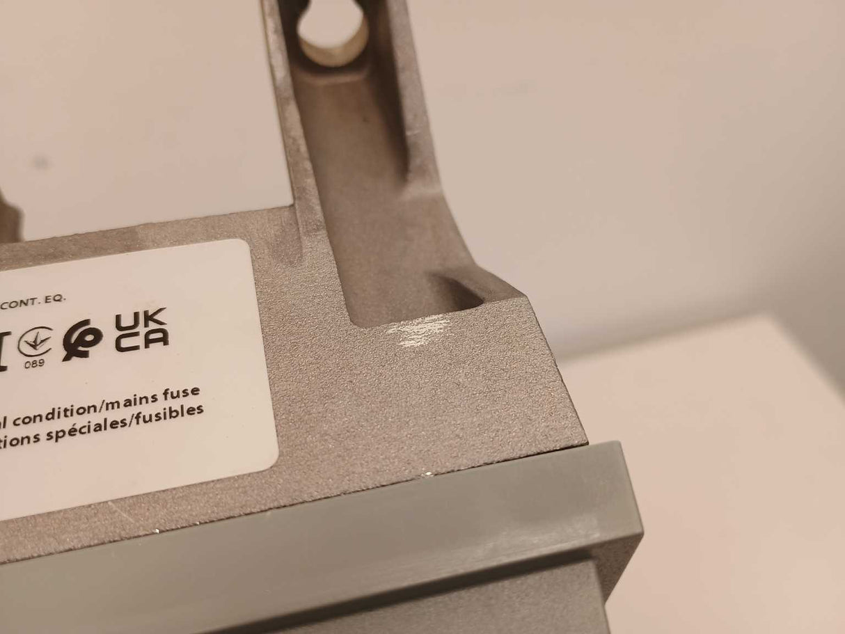 Danfoss 131U2878 VLT Aqua Drive FC-202PK37T4Z55H1XGX1OXSXXXXAXBXCXXXXDX