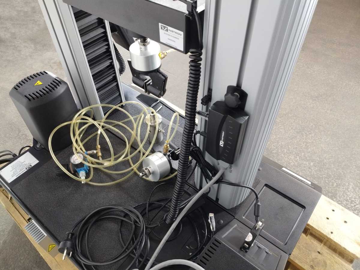 Instron 5564K3692 5564 Advanced Materials Testing System