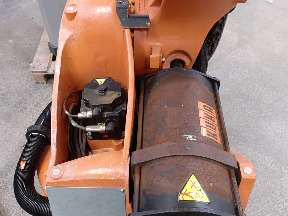 KUKA KR180 (2000) floor 800520, Heavy Duty Robot w/ KR C2 Controller,